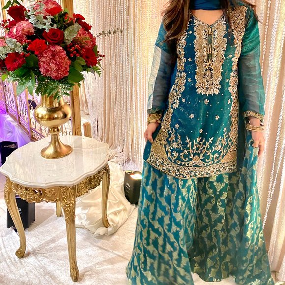 Indian/ Pakistani Gharara suit with Dupatta - Picture 2 of 7